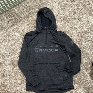 Mens loose fit lightweight sweatshirt with zip at neckline.